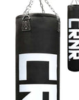 Svart boksesekk med hvit combat corner logo