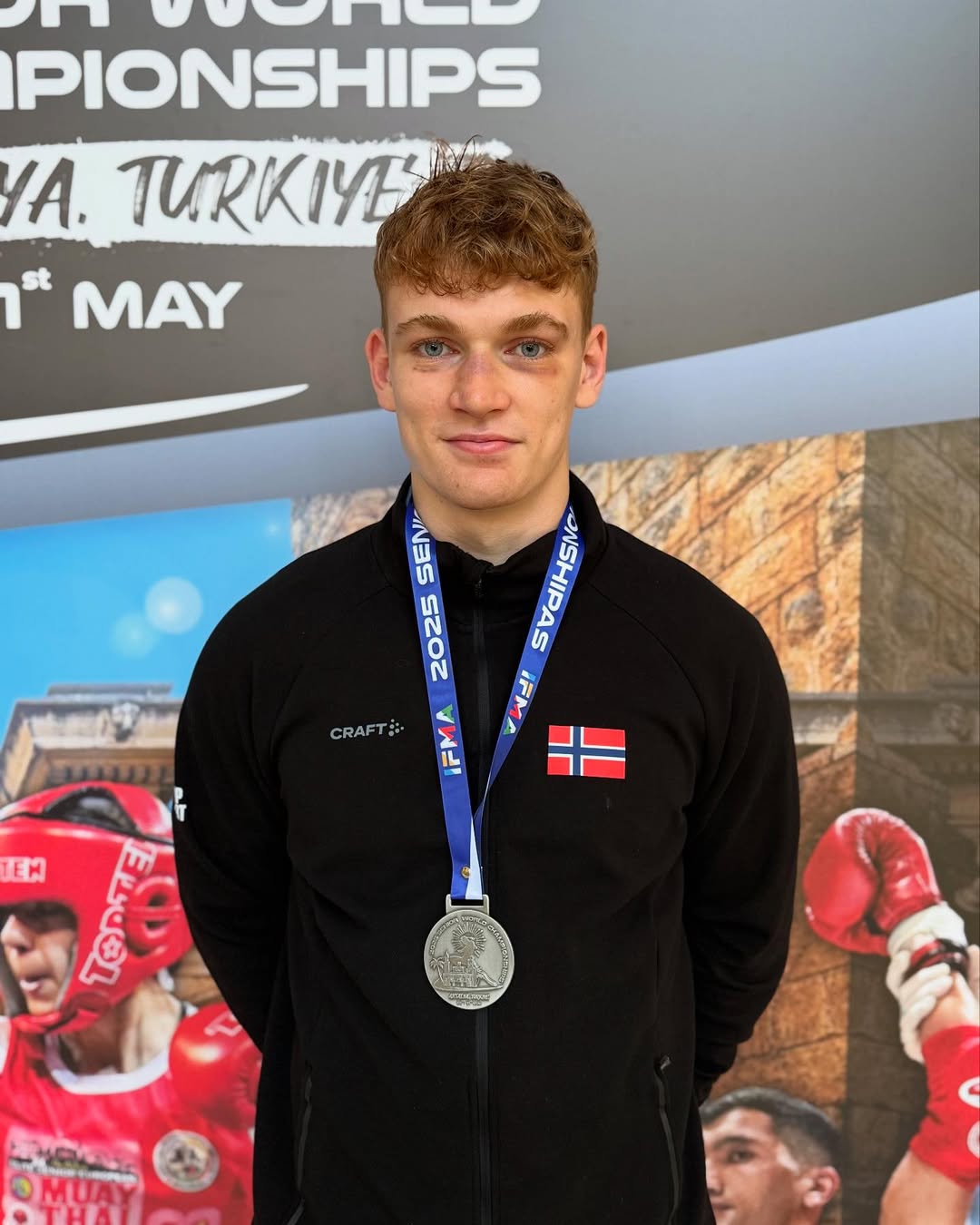 Norsk Muay Thai-sensasjon: Oliver tok VM-sølv med brukket hånd!