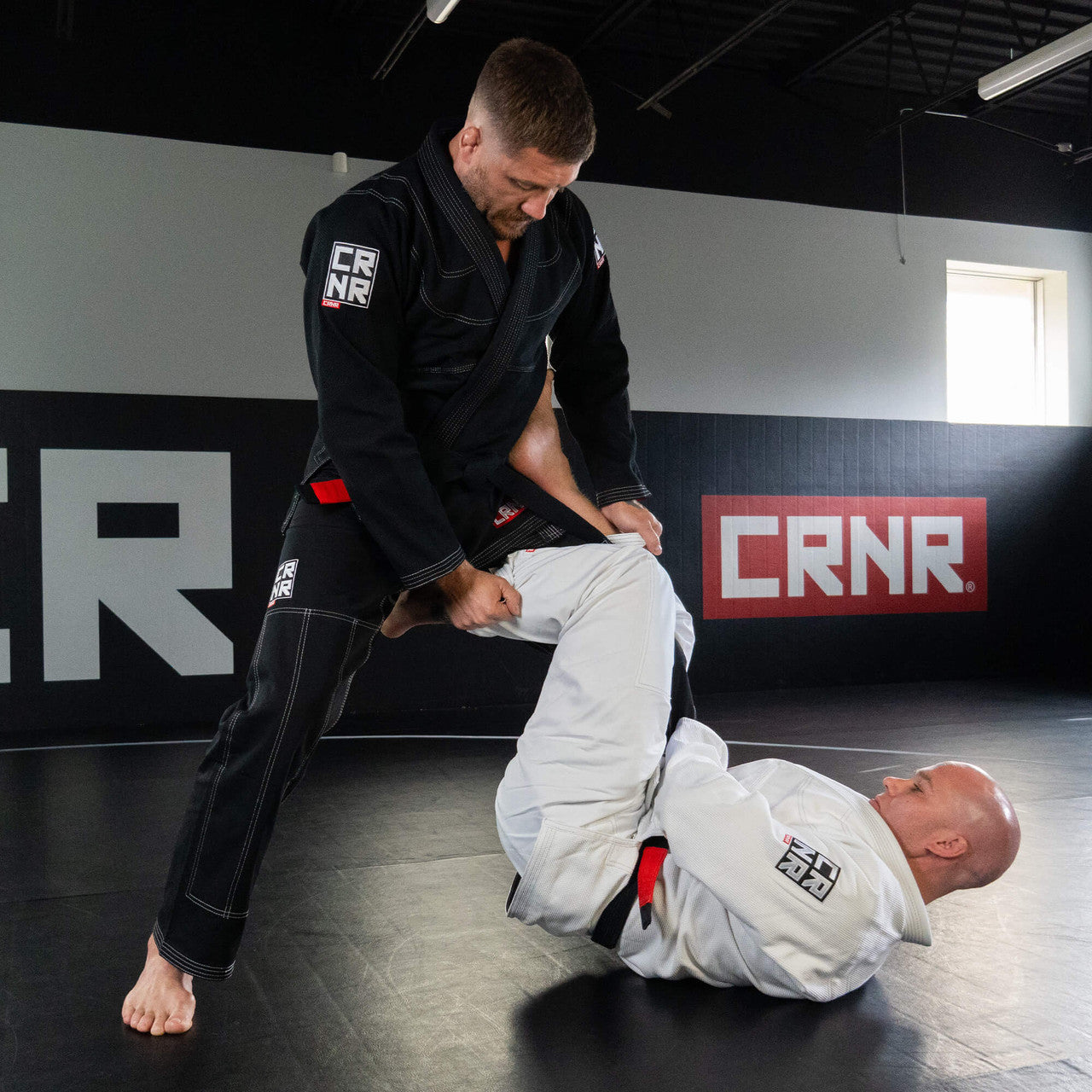 V7 BJJ GI + FREE WHITE BELT | White