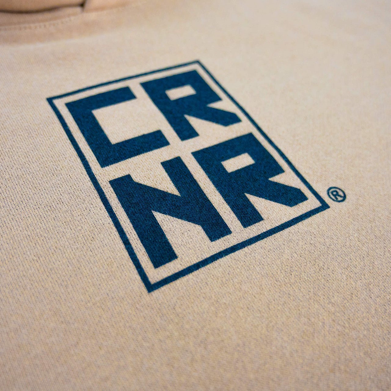 CRNR Stacked logo Hettegenser